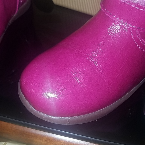 Ugg toddlers for girls - Picture 6 of 8